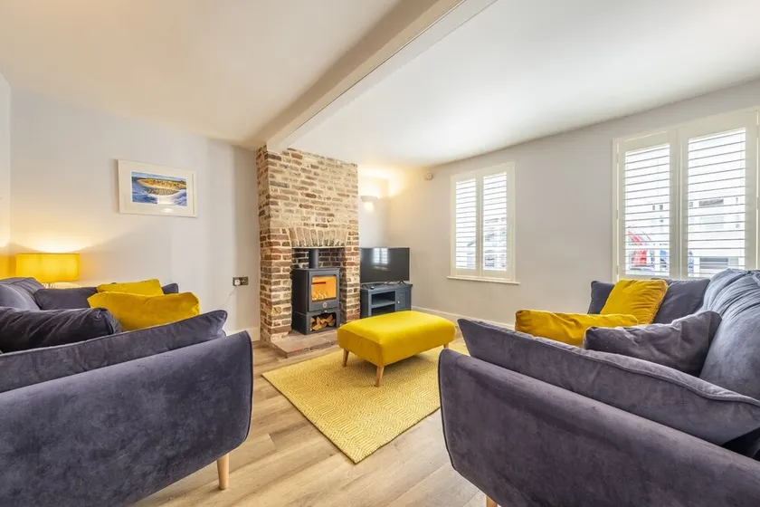 Queenies Cottage - Image 1