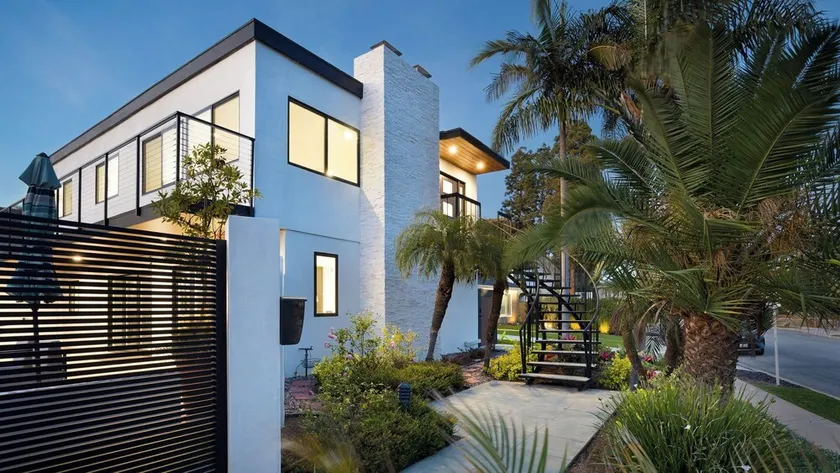 Seal Beach Escape by Avantstay Modern Home + Fireplace Prvte Courtyard + Walk to Beach + Dining - Image 1