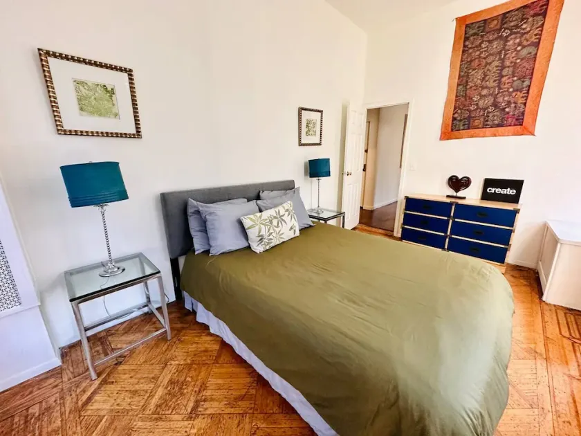 Elegant Spacious 3 Bedrooms in Upper Manhattan - Image 1