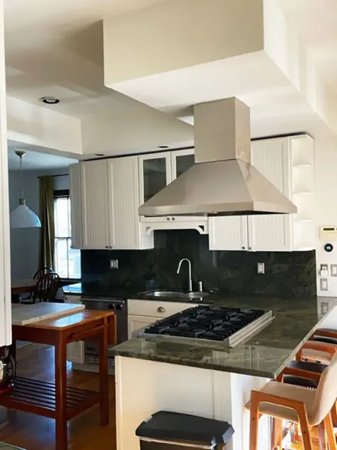 Amazing experience near the Quinnipiac River. Historic w/chef's kitchen & bidet. - Image 1