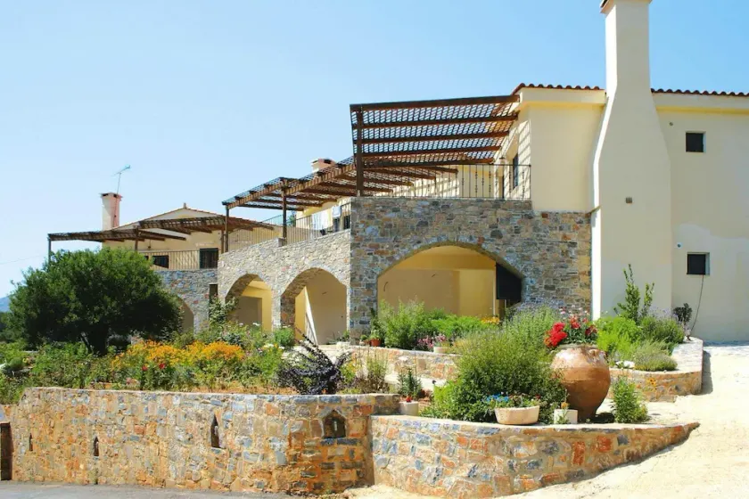 Romantic Holiday Home in Drosia - Image 1