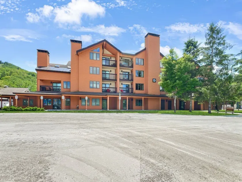 PicoVillageResort D209 - Amazing 1-bedroom  ski in ski out great views - Image 1