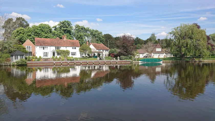 Charming 17th Century 2-bed Cottage in Medmenham - Image 1