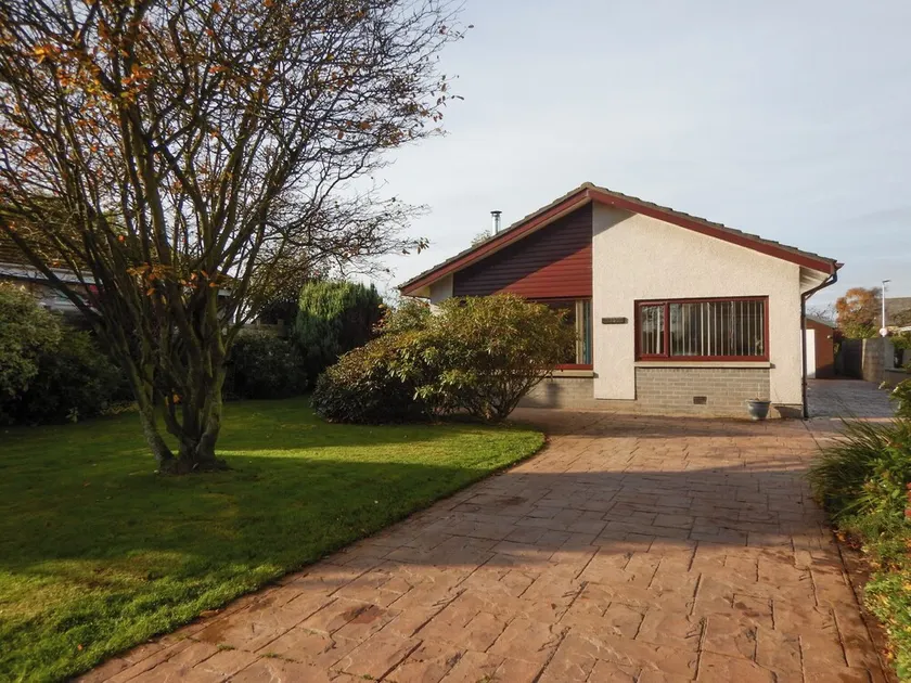 2 bedroom accommodation in Garmouth, near Elgin - Image 1