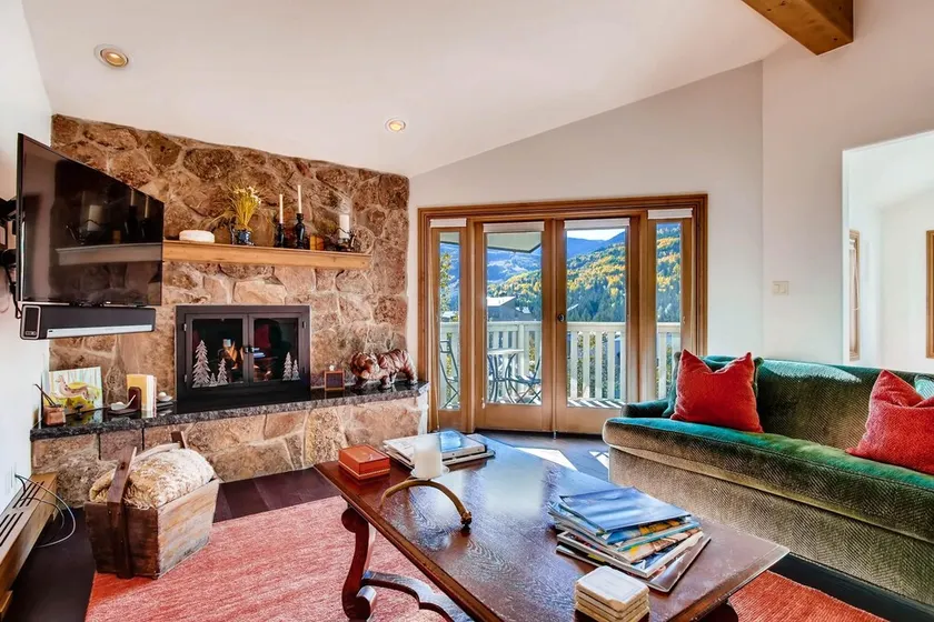 Westwind 404 3BD 3BA Platinum Condo in Lionshead Village - Image 1