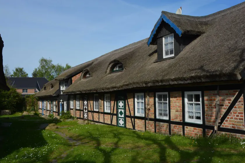 E - Uns Schün, Germany - Image 1