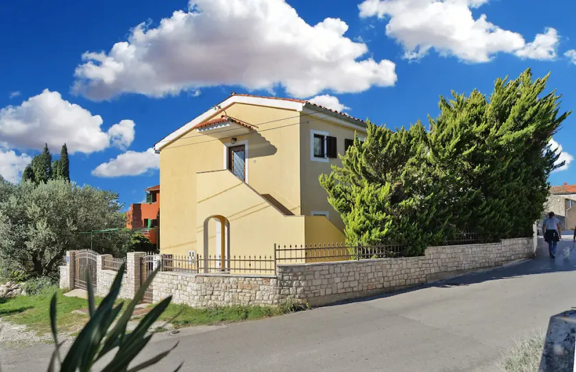 House 1096/9452 (Istria - Premantura), 1000m from the beach - Image 1