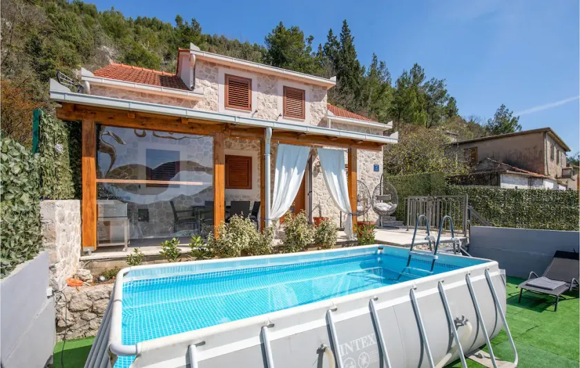 Nice home in Mliniste with outdoor swimming pool - Image 1