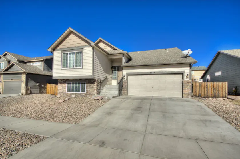 Quiet home with a view and AC!! - Image 1