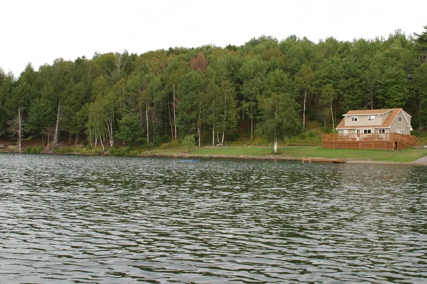 Exclusive Lakehouse - Image 1