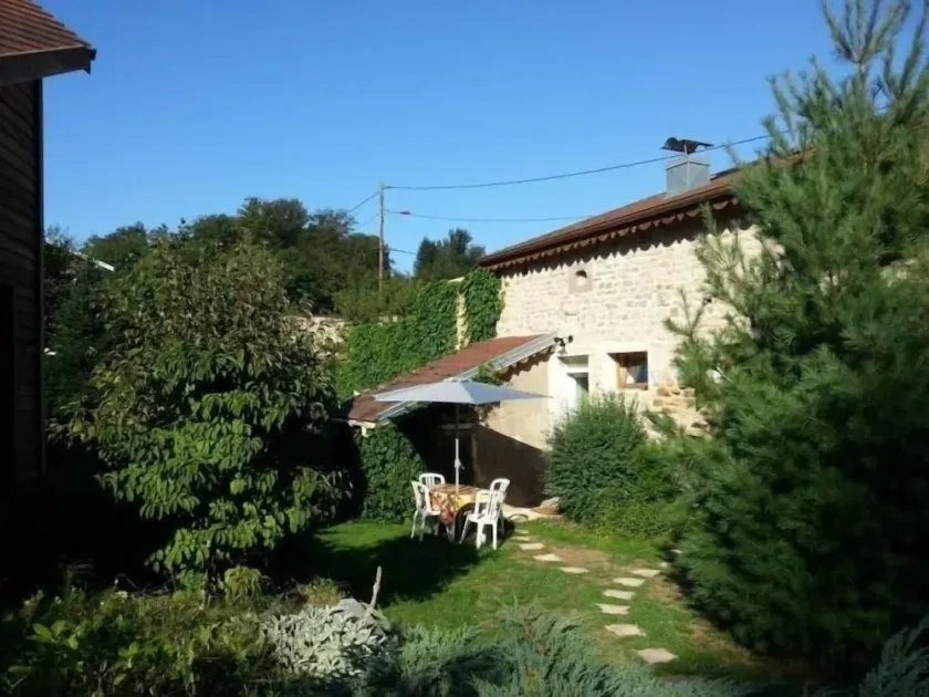 Escapada Encantadora: Naturaleza y Comodidad Cerca de Épinal - Image 1