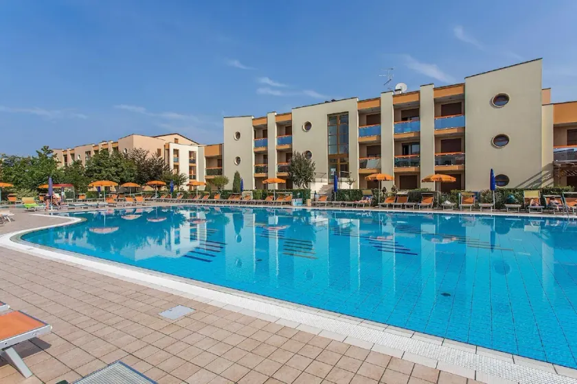 Splendido resort di Caorle vicino alla spiaggia - Image 1