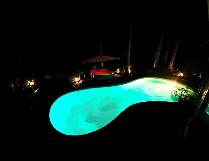 Fully AirConditioned Resort Style home living w/Hottub,outdoor shower and  pool. - Image 1