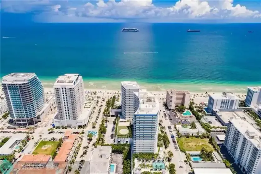 W Hotel - Beachfront 2 bedroom oasis - Image 1