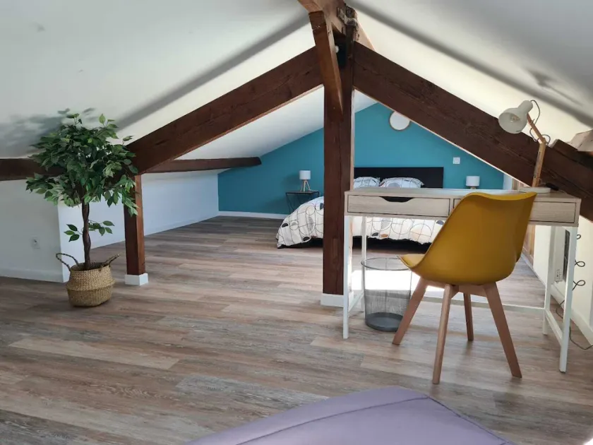 Spacious attic duplex - Image 1