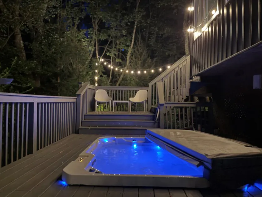 Casa Nera | Heated Pool • Hot Tub • Ski - Image 1