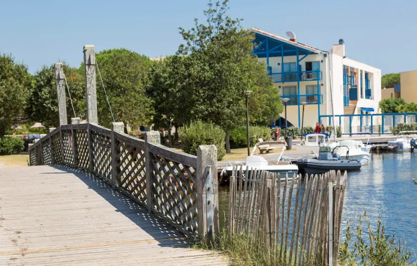 Appart Duplex à Lac Hourtin | Accès Piscine + Terrain de Pétanque - Image 1