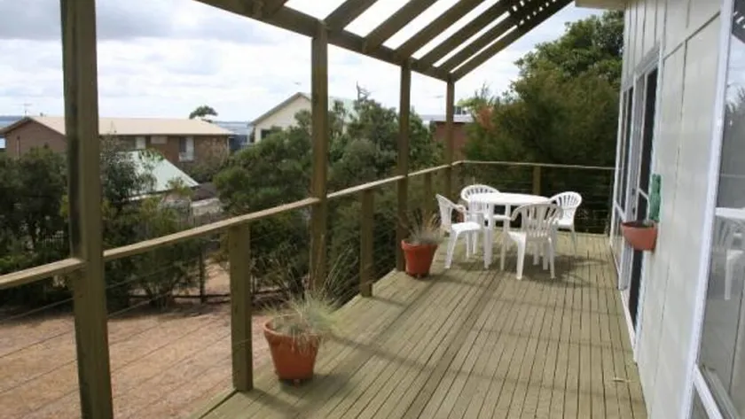 2 Seacombe Grove, Ventnor - Image 1