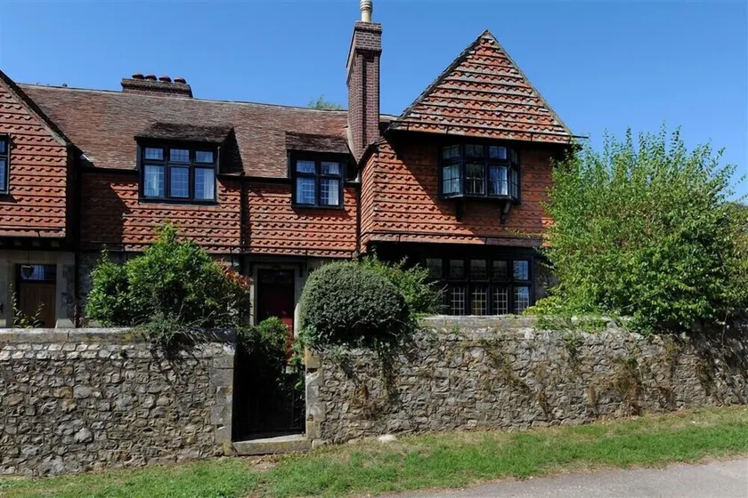 2 OLD HOME FARM, pet friendly, with open fire in Lyme Regis - Image 1