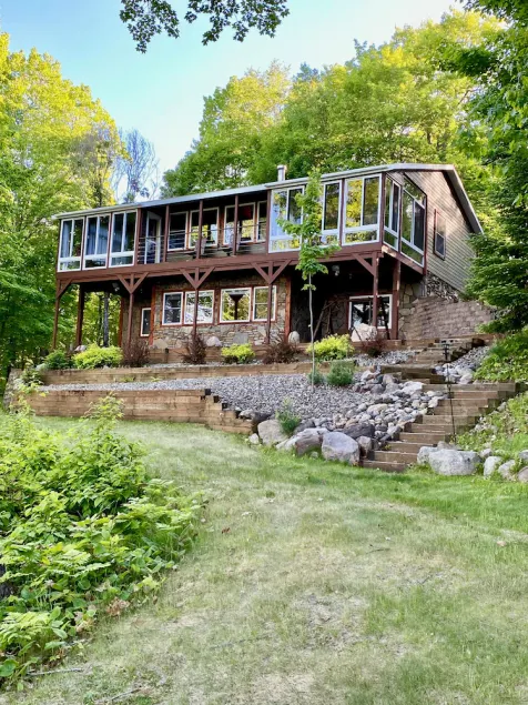 Treetop Lake House on Private Wooded Acreage on the Lovely Lake Mary - Image 1