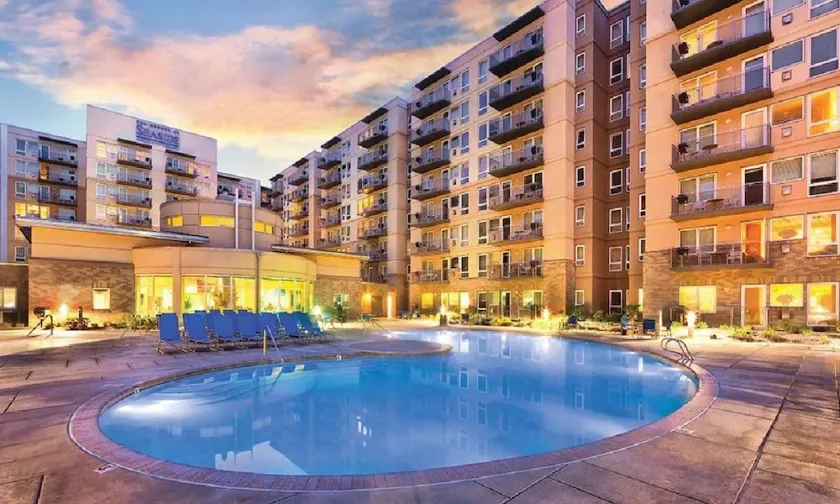 Seaside Beachfront Resort!!  3 Bedroom. (Add Nights 5, 6 &7 only $50 each) - Image 1