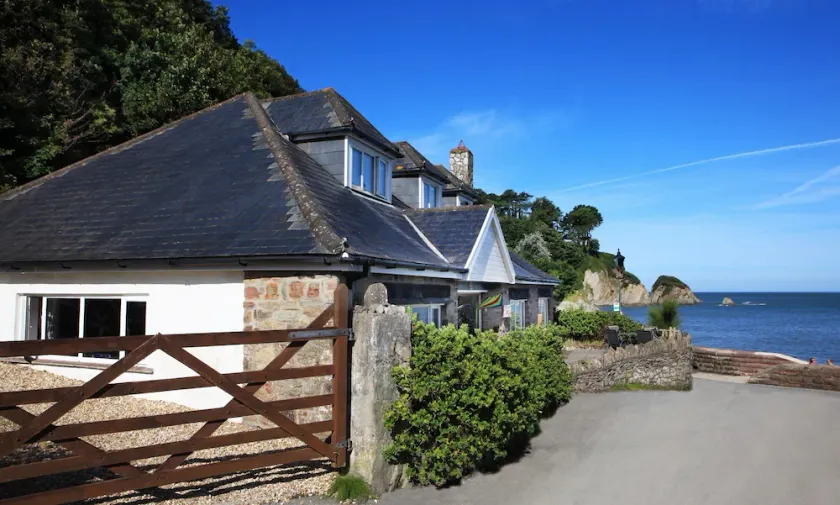 Beach House directly on the Sea front\n6 Adults Maximum\nDeep cleaned - Image 1
