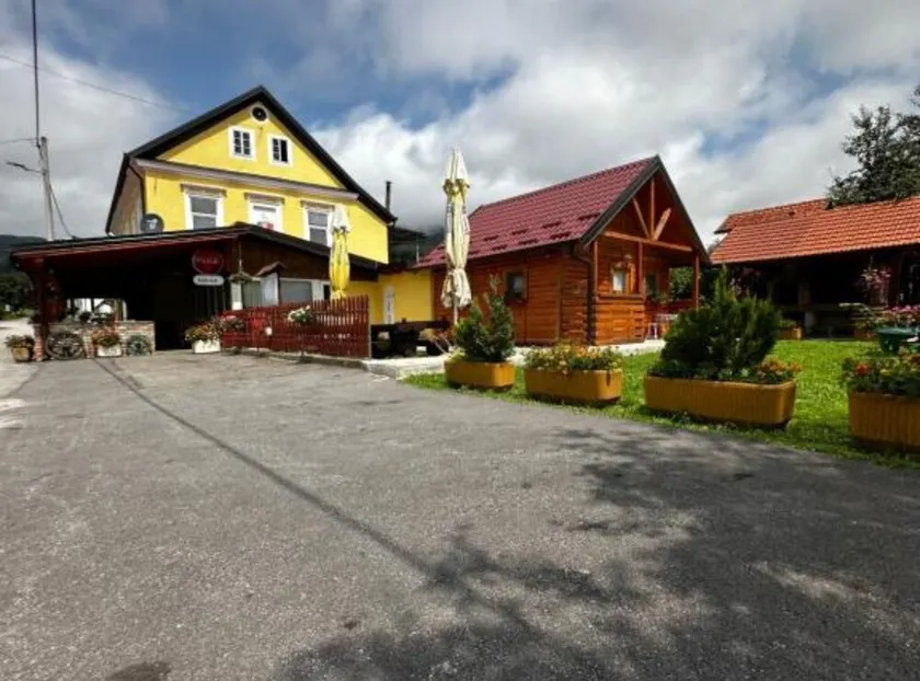 Sošice Garden Apartments - Image 1