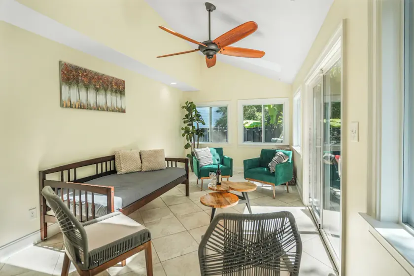 Sleeps 15, Entire Home, Deep Discounts for Longer Stays - Image 1