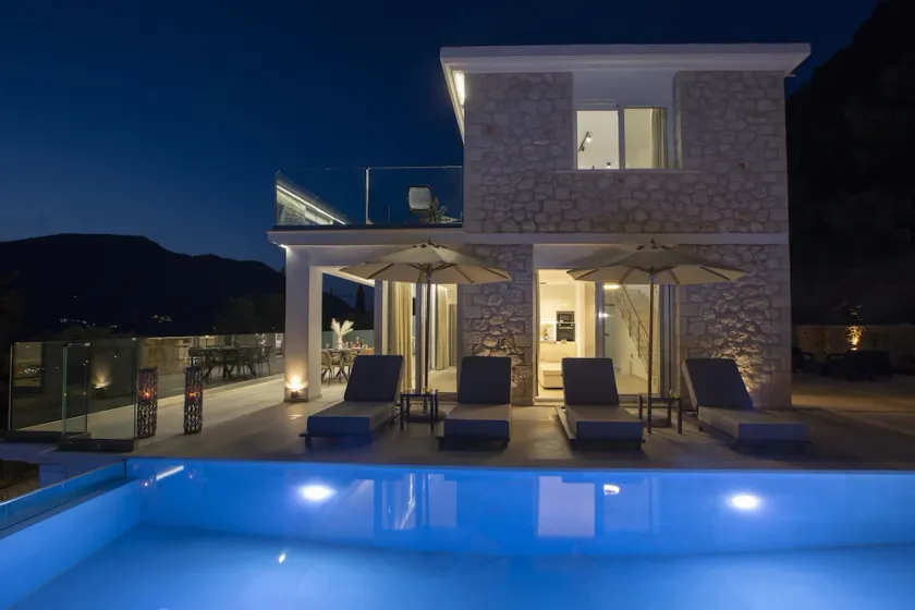 MAJESTIC VILLAS - Image 1