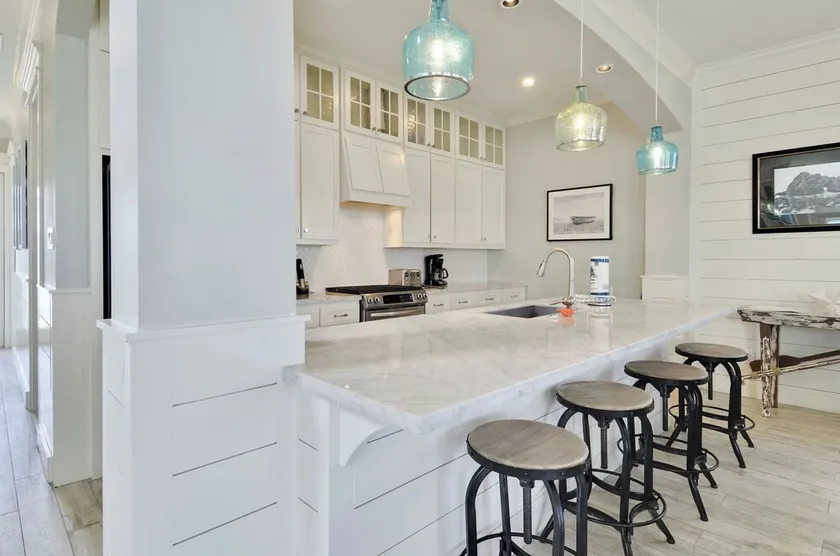 Beachside Haven - Image 1
