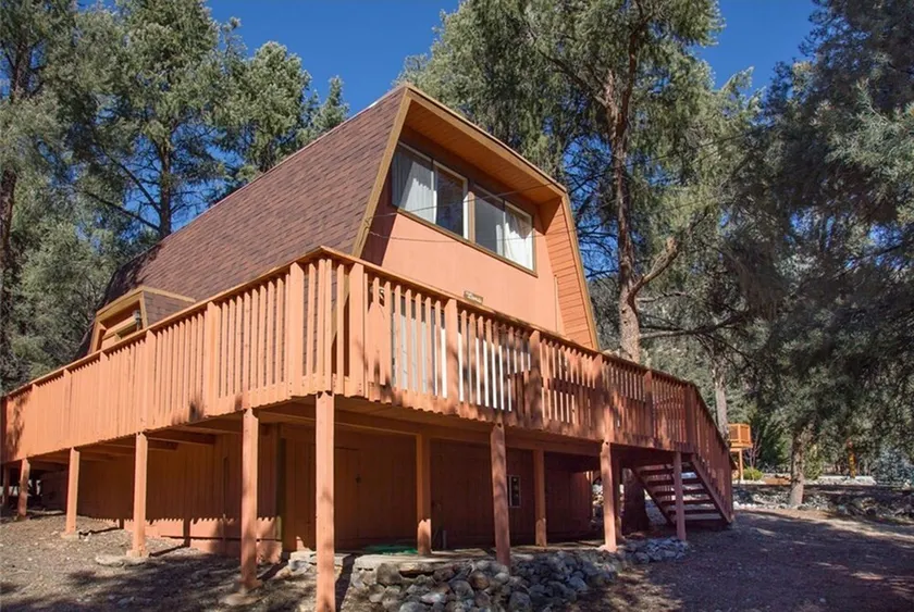 1970-talet Gambrel Cabin i Los Padres National Forest - Image 1