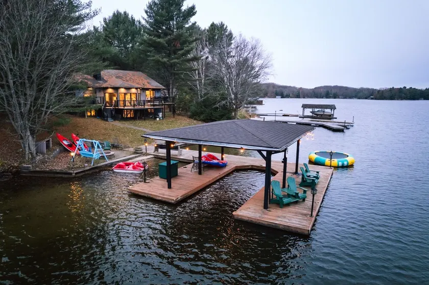 Lake Muskoka retreat! Perfect spot for family and friends. - Image 1