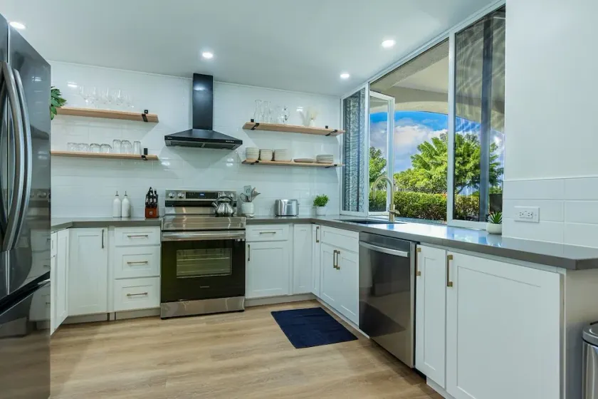 The Palms at Wailea 1805 - Luxury 2BR condo, large lanai, Full AC, Kitchen, WiFi - Image 1