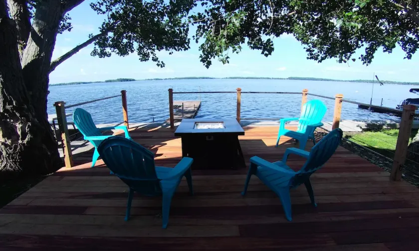 Smukt ombygget Lake Front Home ~ Inkluderer kajakker! - Image 1