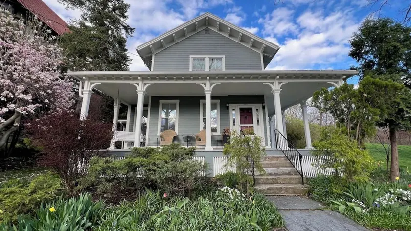 NEW!! ELEGANT VILLAGE HOME, refined & renewed - Image 1