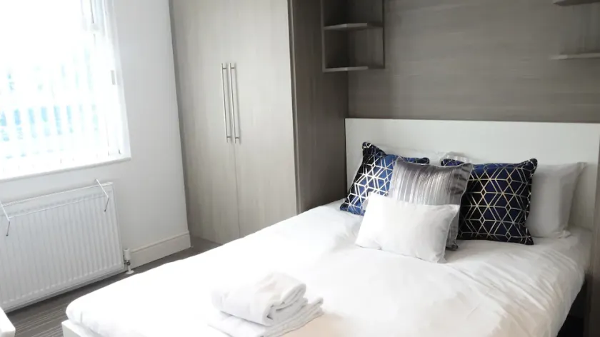 Grand Airport Ensuites - Image 1