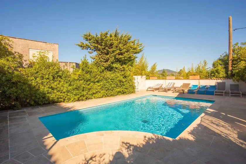 Holiday Home 'Grillons' with Shared Pool, Fiber Optic Internet, and Air Conditioning - Image 1