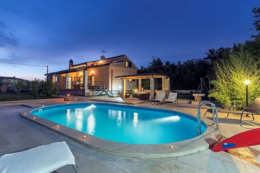 Villa Lucia with Heated Pool - Image 1