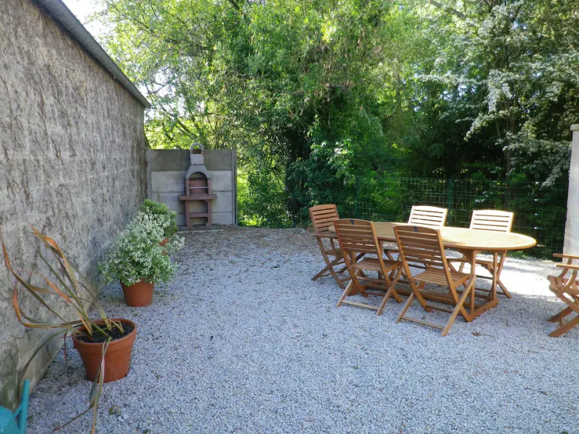 10 minuti dalle spiagge, grande casa vicino al torrente. Ideale per le famiglie - Image 1