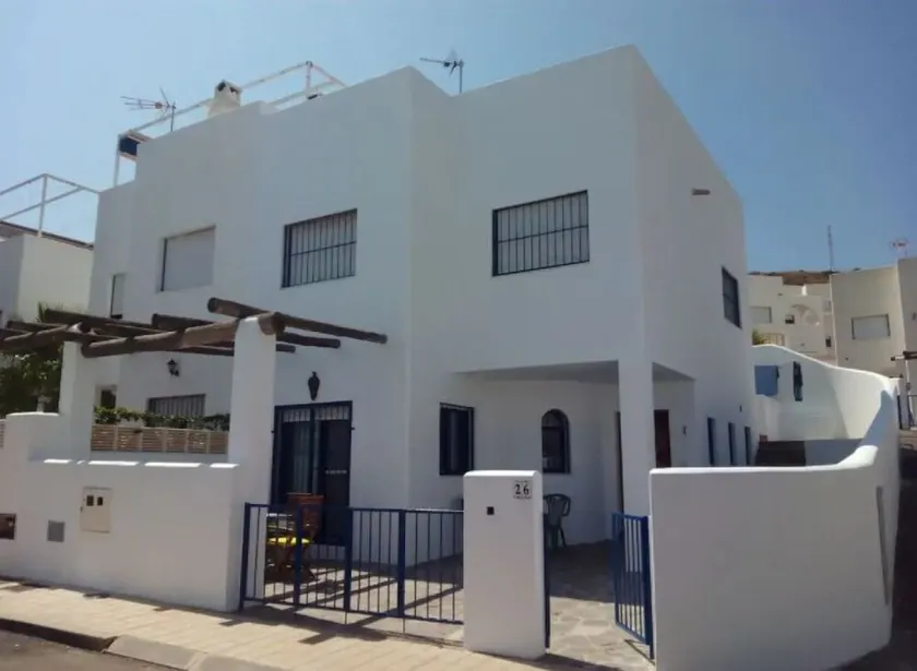 DANIELITA HOUSE. PRECIOUS SEMI-DETACHED CHALET VERY CLOSE TO THE BEACH. IN AN ENVIRONMENT - Image 1