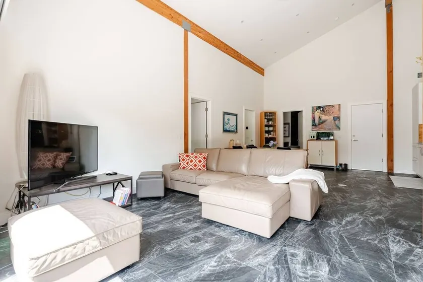 Executive 2 BR West Bellevue - Clyde Hill - Image 1
