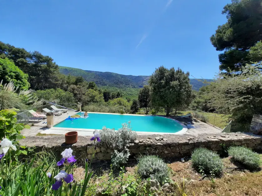Beautiful Provencal mas with breathtaking views of the Luberon - Image 1