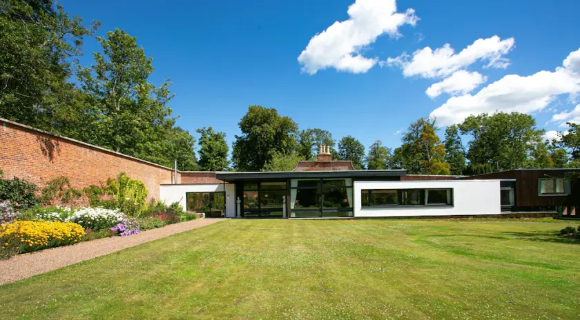 Leuchie Walled Garden Luxury mid-Century holiday home that sleeps 12, - Image 1