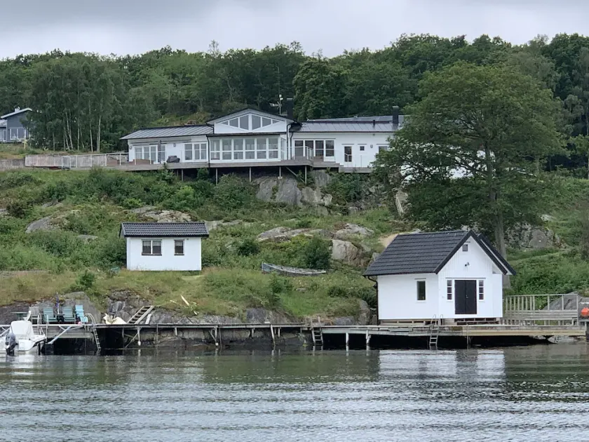 Exclusive house with private boathouse - Image 1