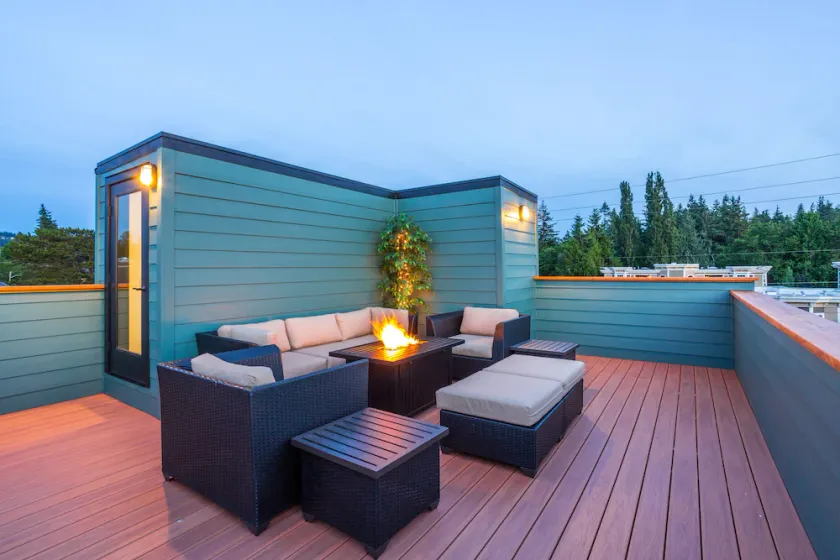 Fairhaven Luxury With Rooftop Deck and Ocean Views - Image 1