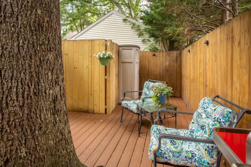 Rehoboth Beach Efficiency Downtown Deck Sleeps 2 - Image 1
