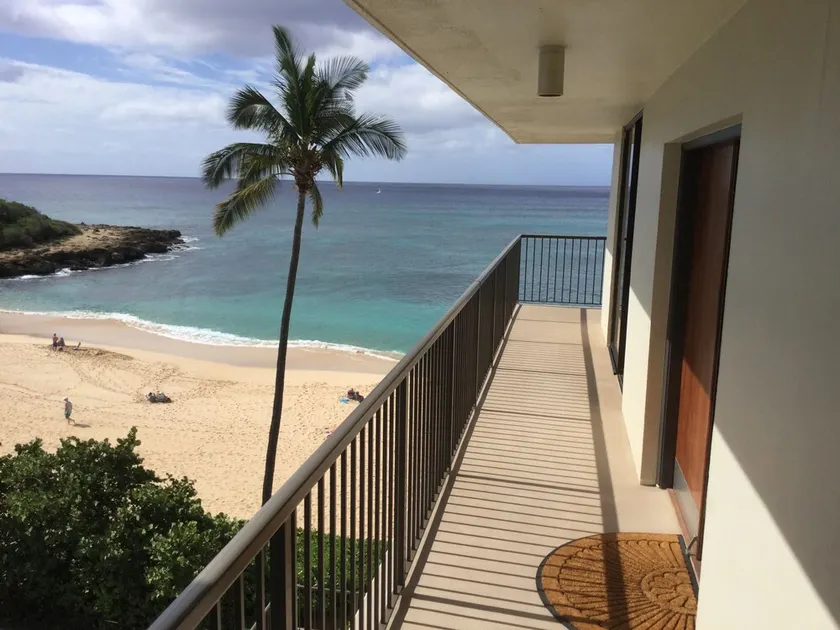 1 Bed, 1 Bath Direct Oceanfront Condo on the 3rd Floor Hawaiian Princess - 305 - Image 1