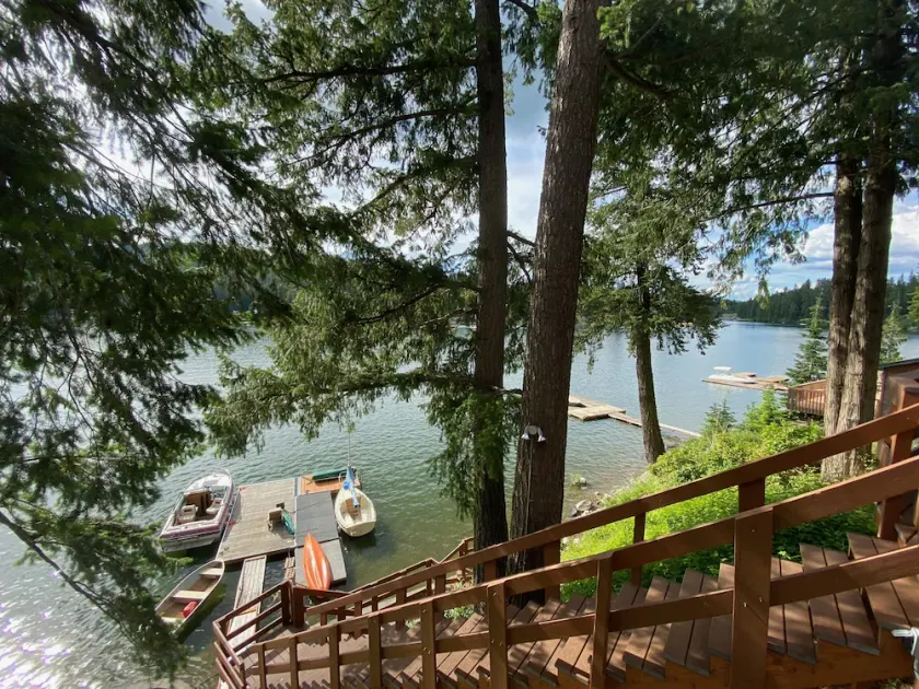 Lakefront guest house,  dock access. Kayak, peddleboat, and rowboat... fishing. - Image 1