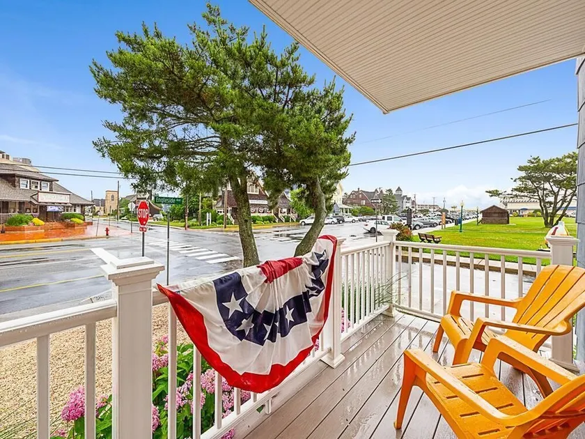Wifi Ourdoor Shower Porch Ocean Side 1St Floor Duplex, A Short Walk From The Best Lbi Attractions, A Small Park, And The Beach - Image 1
