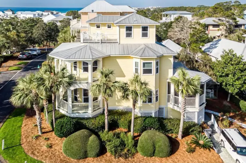 Ocean View ☀️5 min walk to Beach | Salt Water Comm Pool | Beach Equip ☀️ Here Comes the Sun - Image 1
